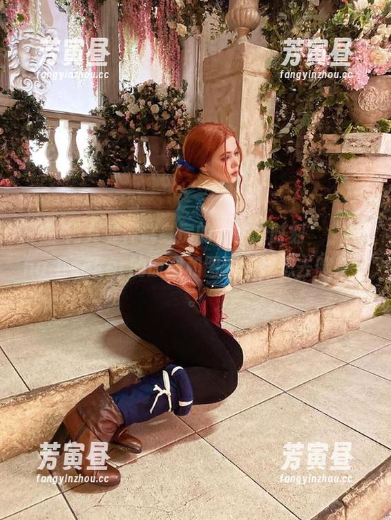 Alina Becker 三笠·阿克曼在健身房的“发力时刻”,Alina Becker的原图和图册让我想去健身了。